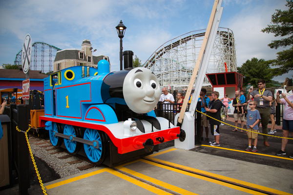 pittsburgh-s-kennywood-park-celebrates-the-grand-opening-of-thomas-town